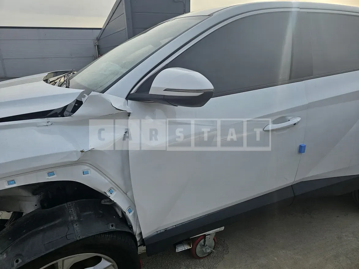 Photo 2 of 8: 2022 Hyundai Tucson Gasoline, VIN KMHJB81BGNU165296 — Korean insurance auction