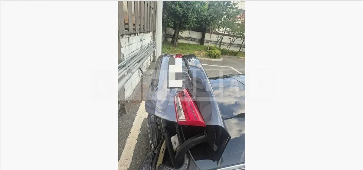 Photo 2 of 17: 2017 Kia K5 2.0 — Korean insurance auction