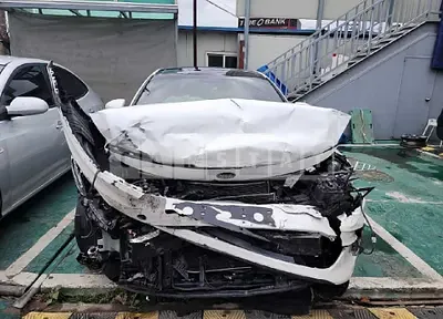 Photo 1 of 11: 2017 Kia K5, VIN KNAGS411BHA133020 — Korean insurance auction