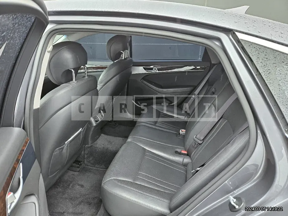 Photo 2 of 22: 2015 Genesis 3.3 — Korean insurance auction