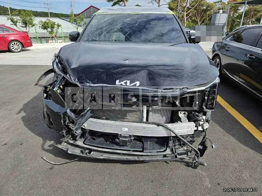Photo 2 of 13: 2024 Kia Sorento 2.2 4WD — Korean insurance auction