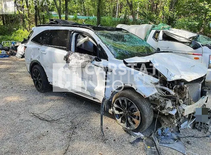 Photo 2 of 16: 2022 Kia Sorento, VIN KNARM81FHNA155884 — Korean insurance auction