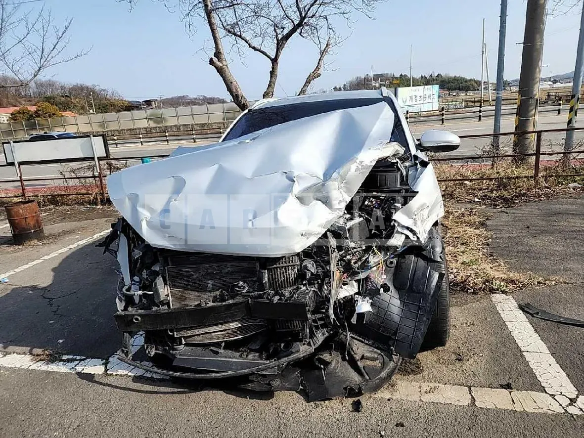 Photo 2 of 13: 2016 Hyundai Tucson TL 1.7, VIN KMHJ3815GGU185118 — Korean insurance auction