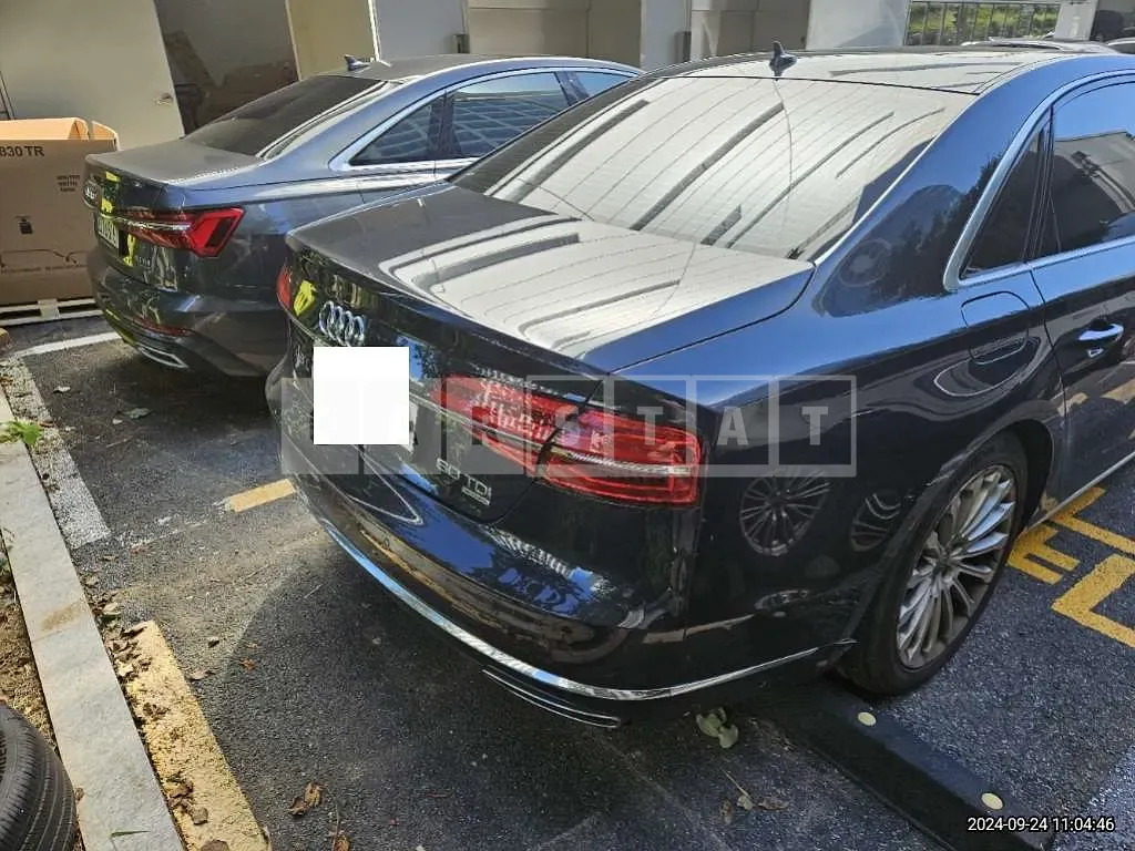 Photo 2 of 18: 2015 Audi A8L 50 TDI quattro — Korean insurance auction