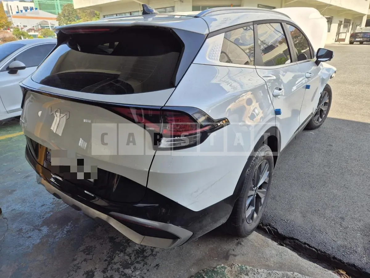 Photo 2 of 30: 2024 Kia Sportage, VIN KNAPY81BGRK305933 — Korean insurance auction