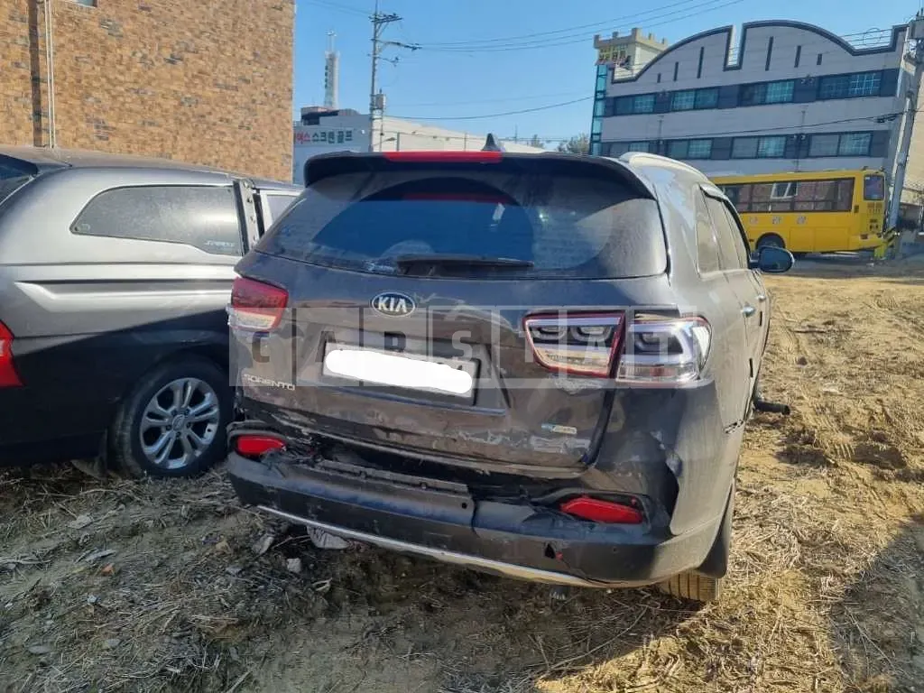 Photo 2 of 7: 2016 Kia Sorento, VIN KNAPK81ABGA154437 — Korean insurance auction