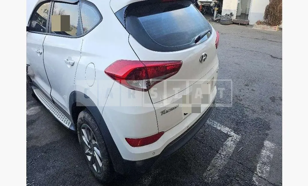 Photo 2 of 33: 2015 Hyundai Tucson TL Diesel, VIN KMHJ3815GGU027802 — Korean insurance auction