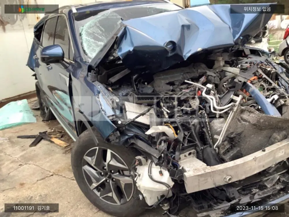 Photo 2 of 15: 2021 Kia Sorento Hybrid, VIN KNARK81GDNA068695 — Korean insurance auction