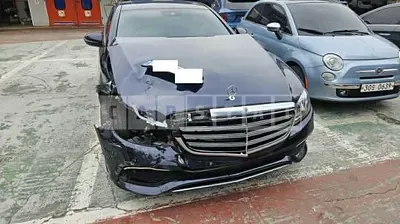 Photo 1 of 28: 2019 Mercedes-Benz E220d 4Matic — Korean insurance auction