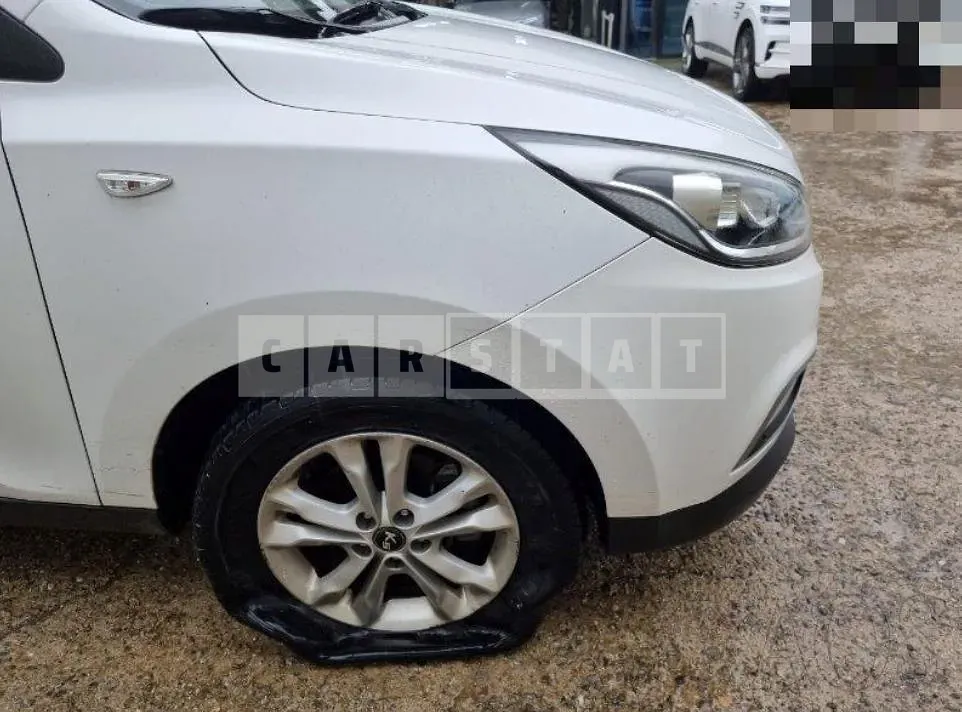 Photo 2 of 11: 2014 Hyundai Tucson ix — Korean insurance auction
