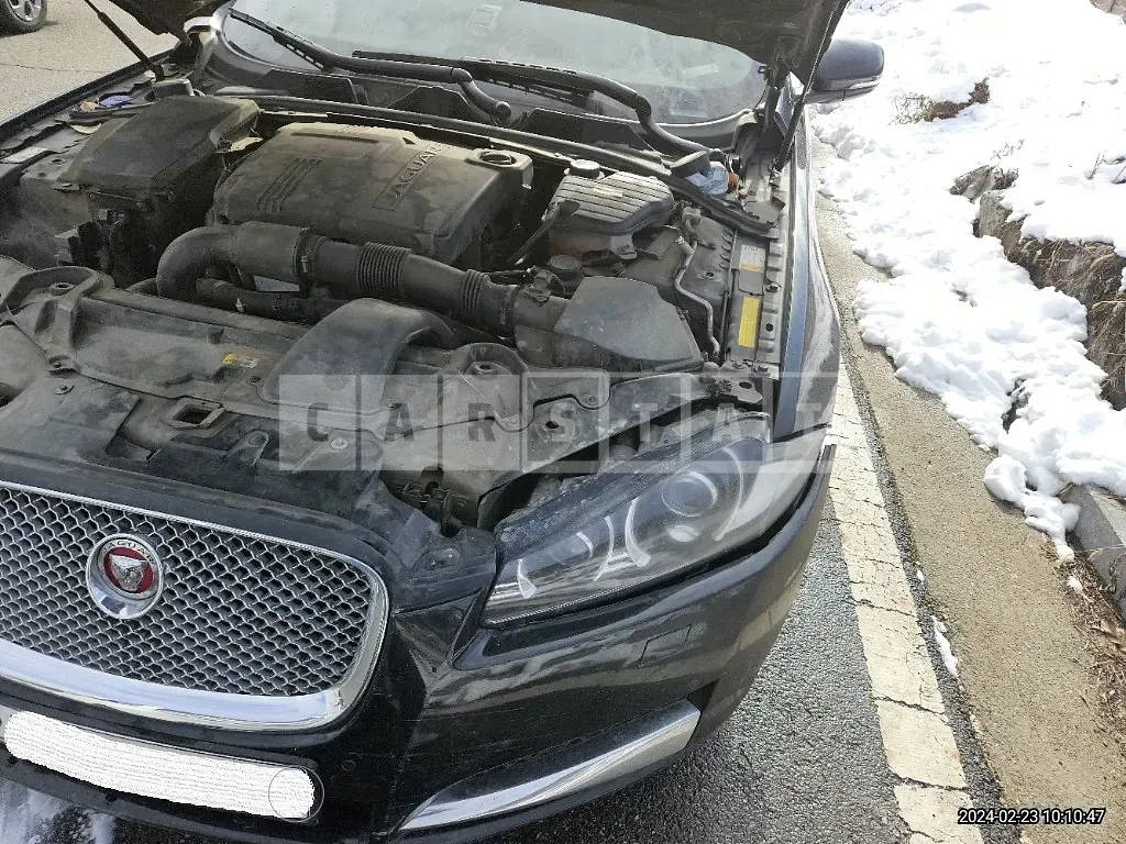 Photo 2 of 50: 2015 Jaguar XF 2.2d, VIN SAJAA06J1FDU54147 — Korean insurance auction