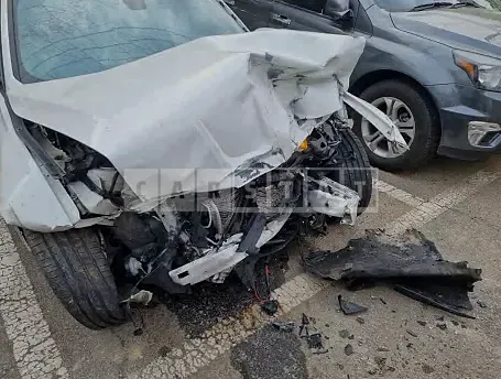 Photo 2 of 9: 2018 BMW 320d, VIN WBA8C5107JK734904 — Korean insurance auction