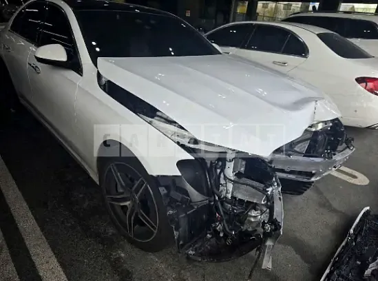 Photo 2 of 11: 2026 Mercedes-Benz E 200 — Korean insurance auction