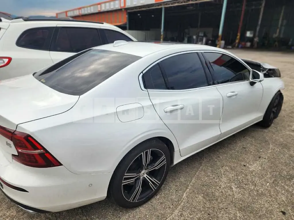 Photo 2 of 14: 2021 Volvo S60B5 — Korean insurance auction