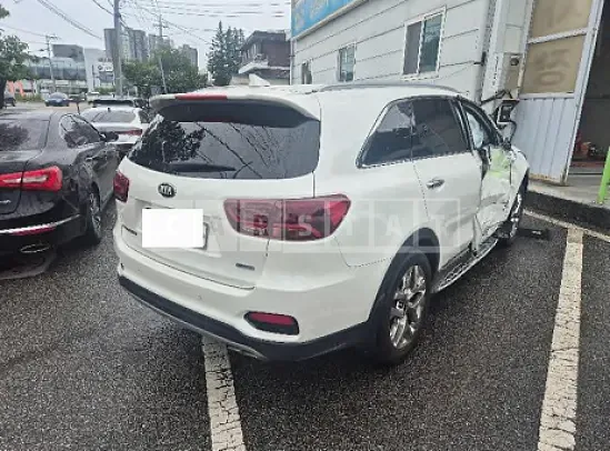 Photo 2 of 20: 2020 Kia Sorento, VIN KNAPH81BBLA590951 — Korean insurance auction