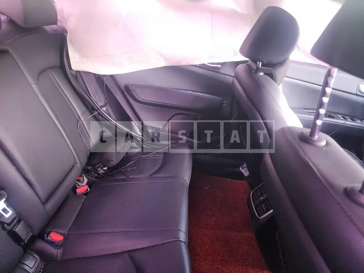 Photo 2 of 25: 2016 Kia K5 — Korean insurance auction