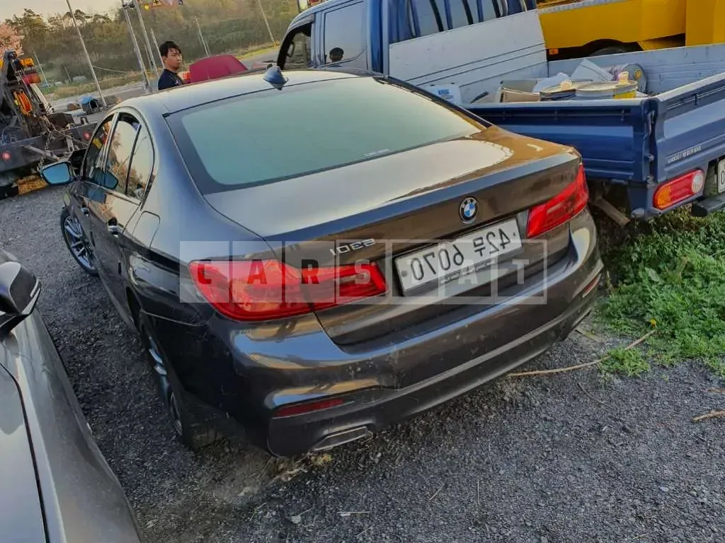 Photo 2 of 5: 2017 BMW 530i, VIN WBAJD3102HG476159 — Korean insurance auction