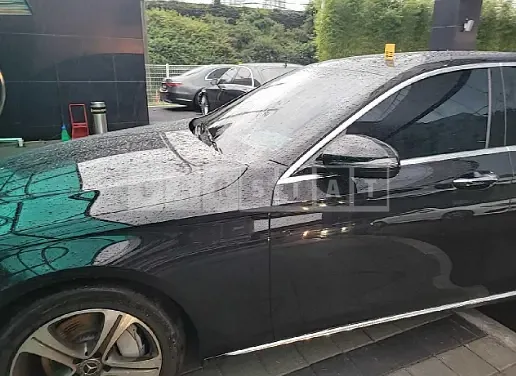 Photo 2 of 27: 2019 Mercedes-Benz E 300, VIN WDDZF4JBXKA532629 — Korean insurance auction