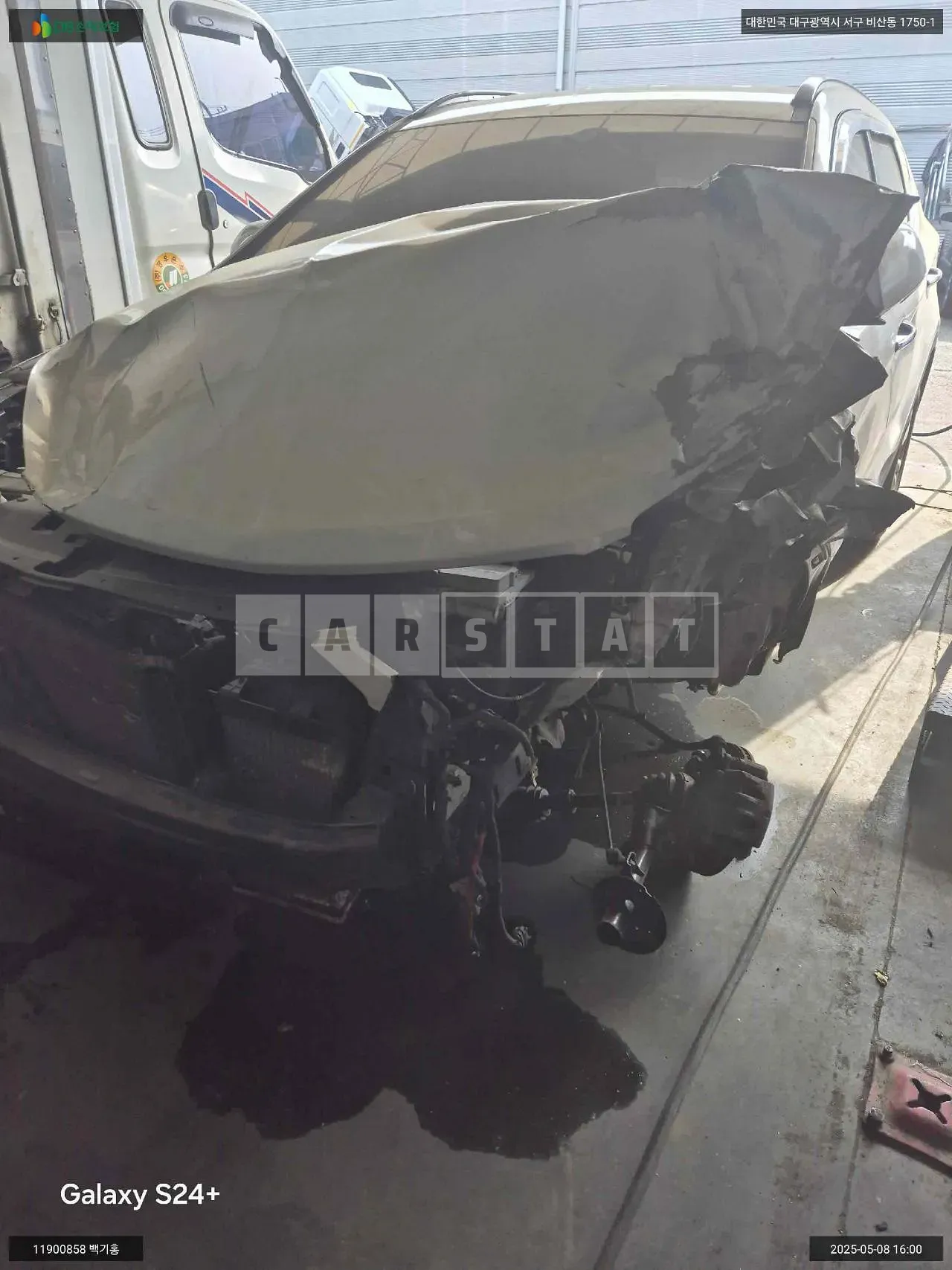 Photo 2 of 13: 2015 Hyundai Santa Fe, VIN KMHSW81UBGU532596 — Korean insurance auction
