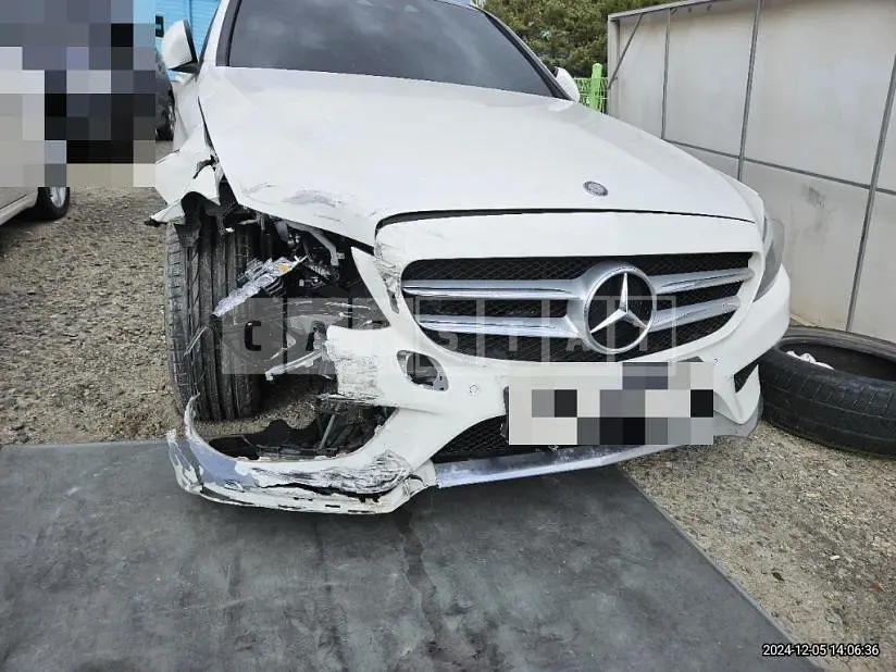 Photo 2 of 19: 2015 Mercedes-Benz C250 BlueTec 4Matic — Korean insurance auction