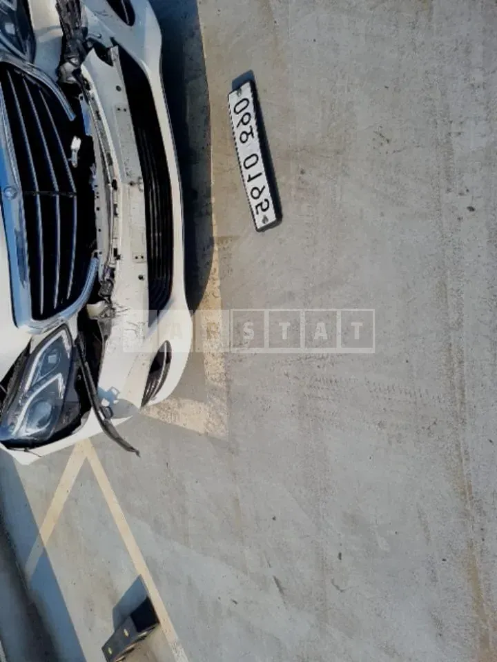 Photo 2 of 9: 2016 Mercedes-Benz E300, VIN WDDHF5FB9GB305752 — Korean insurance auction