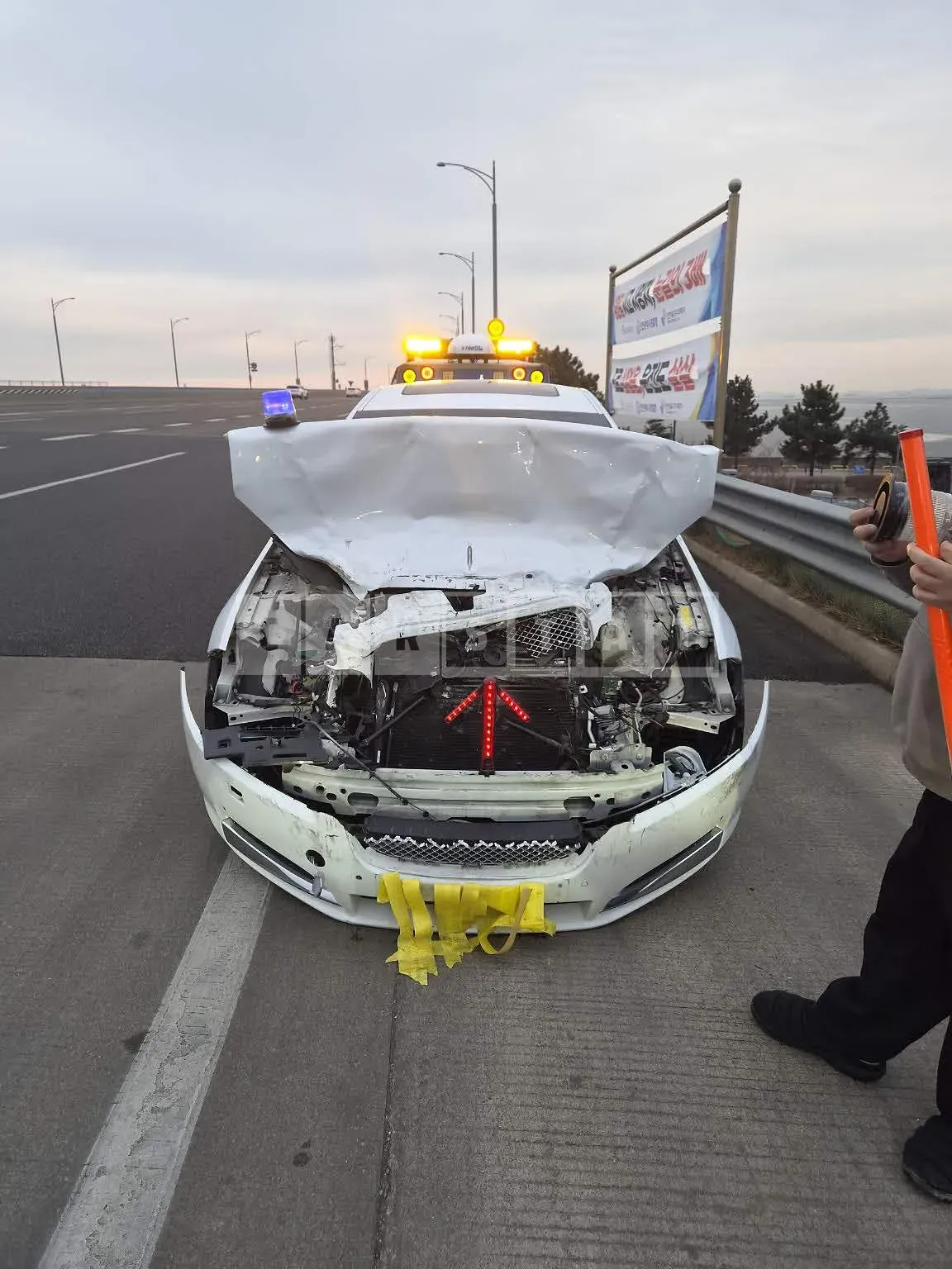 Photo 2 of 8: 2015 Jaguar XF 2.2d, VIN SAJAA06J0FDU68427 — Korean insurance auction