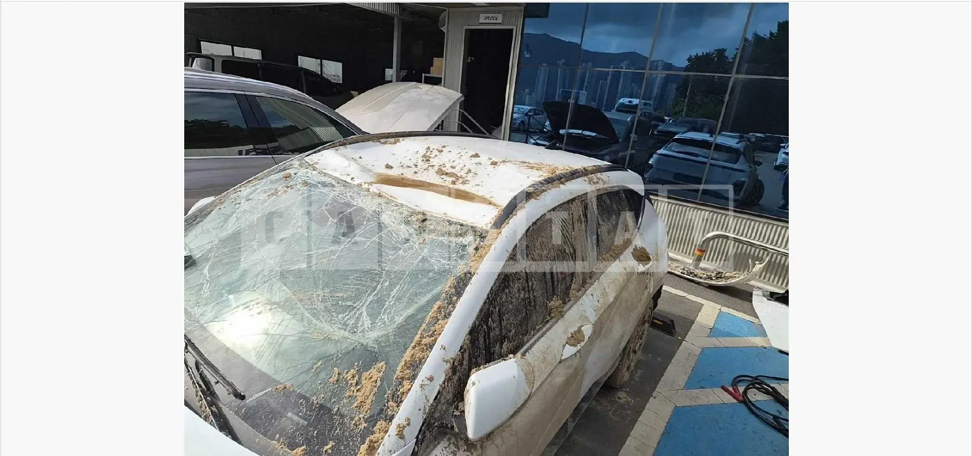 Photo 2 of 9: 2025 Hyundai Kona Electric — Korean insurance auction