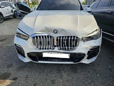 Photo 1 of 14: 2019 BMW X5, VIN WBACV6100LLK24059 — Korean insurance auction