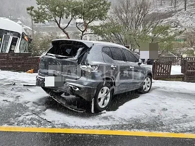 Photo 1 of 18: 2019 Volvo XC40T4 AWD — Korean insurance auction