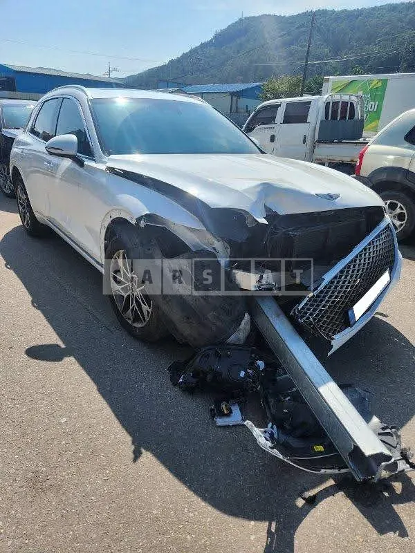 Photo 2 of 12: 2022 Genesis GV70, VIN KMTMA81BDNU061300 — Korean insurance auction
