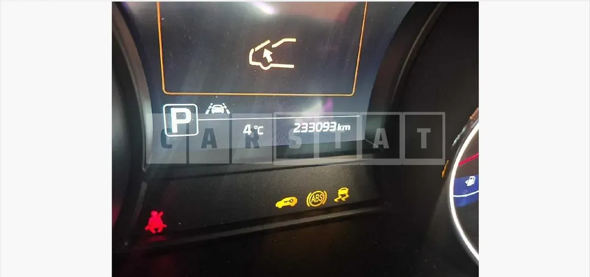 Photo 2 of 11: 2017 Kia Carnivals — Korean insurance auction
