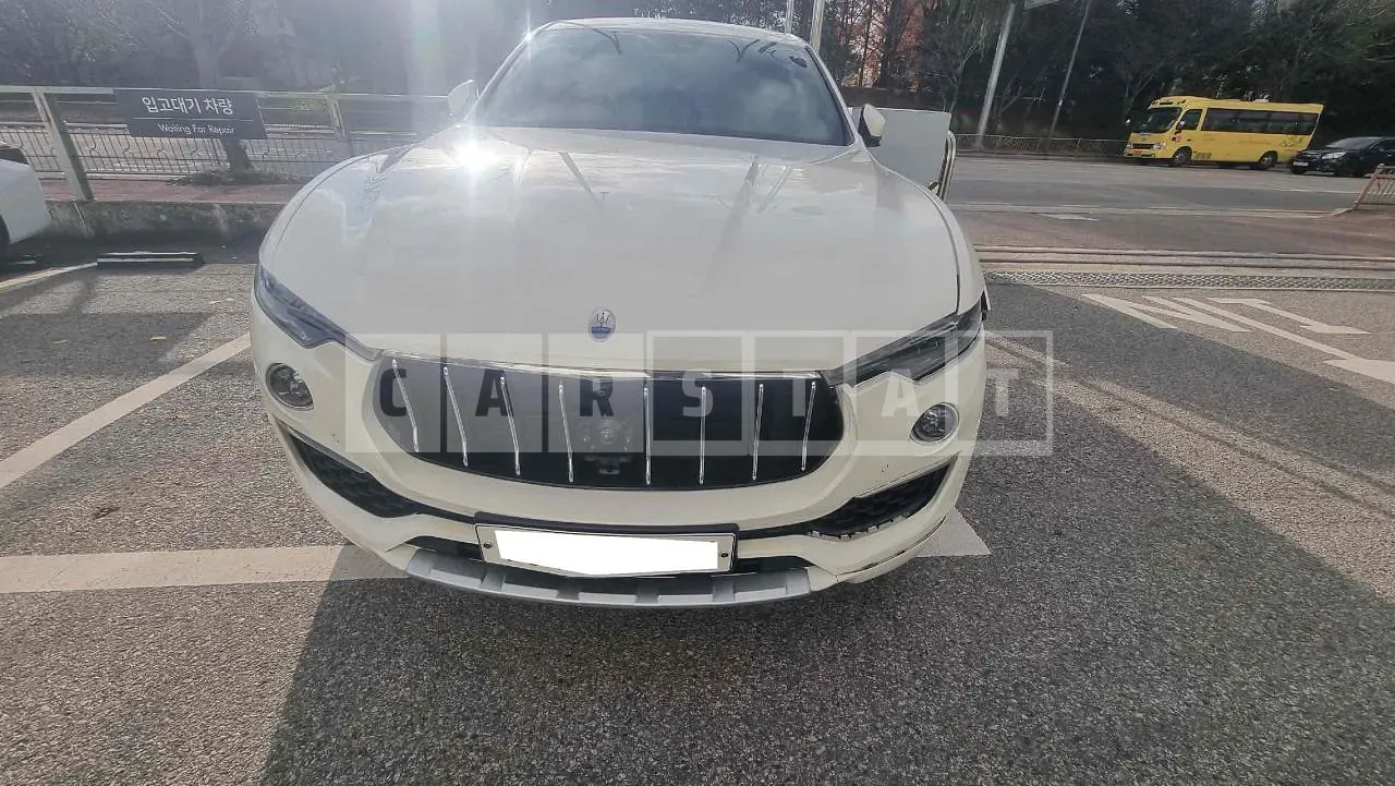 Photo 2 of 17: 2020 Maserati Levante, VIN ZN661YUG7KX328876 — Korean insurance auction