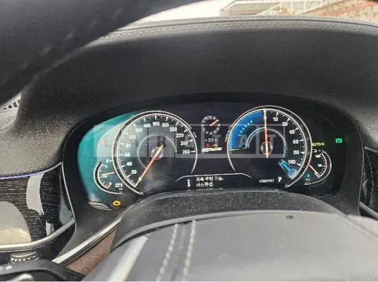 Photo 2 of 11: 2018 BMW 740e iPerformance — Korean insurance auction