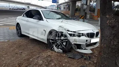 Photo 1 of 12: 2018 BMW 430i Convertible, VIN WBA4Z1102JEF34620 — Korean insurance auction