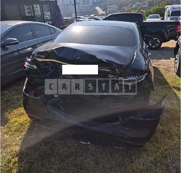 Photo 2 of 4: 2021 Mercedes-Benz E250 — Korean insurance auction