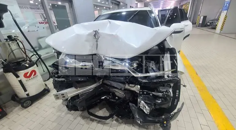 Photo 2 of 9: 2019 Honda CR-V 4WD — Korean insurance auction