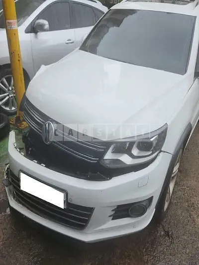 Photo 1 of 12: 2015 Volkswagen Tiguan 2.0 TDI Blue Motion, VIN WVGZZZ5NZFW087003 — Korean insurance auction