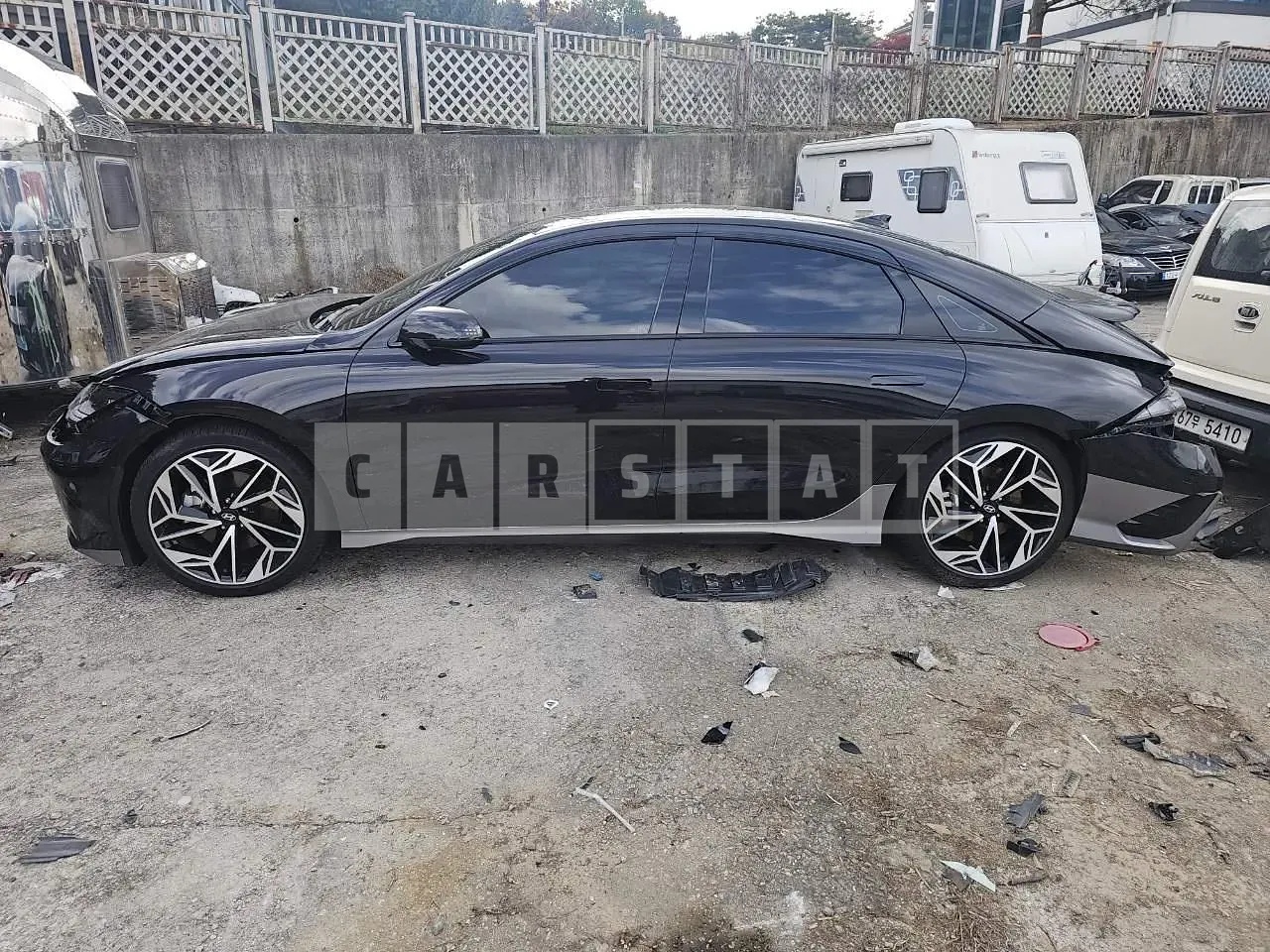 Photo 2 of 22: 2024 Hyundai IONIQ 6, VIN KMHM341AFPA039683 — Korean insurance auction
