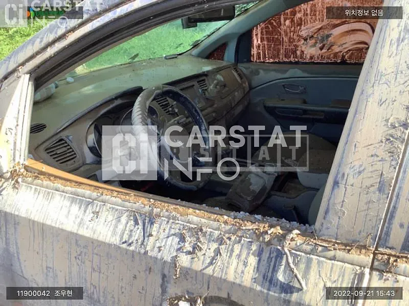 Photo 2 of 3: 2016 Kia Carnival, VIN KNAMB81ABHS307342 — Korean insurance auction
