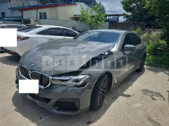 Photo 2 of 47: 2022 BMW 520i — Korean insurance auction
