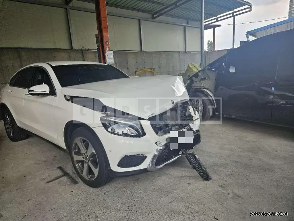 Photo 2 of 7: 2019 Mercedes-Benz GLC300 4Matic Coupe — Korean insurance auction