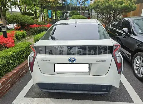 Photo 2 of 8: 2018 Toyota Prius — Korean insurance auction