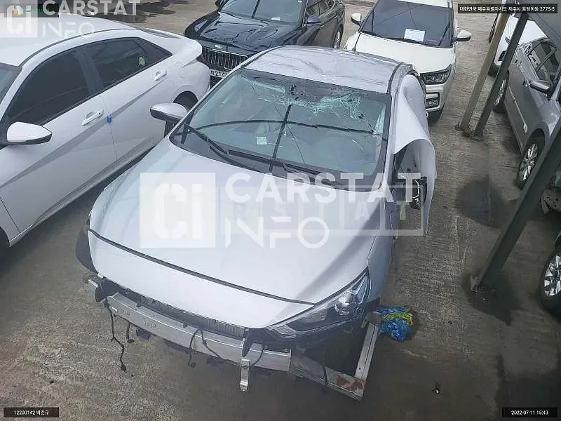 Photo 2 of 18: 2016 Hyundai Ionic Electric, VIN KMHC851HFHU005134 — Korean insurance auction