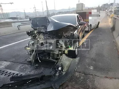 Photo 1 of 6: 2016 Kia K7 — Korean insurance auction