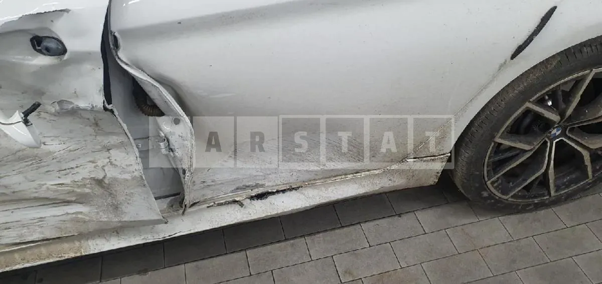 Photo 2 of 10: 2021 BMW 530e, VIN WBA51AG0XMCG85918 — Korean insurance auction