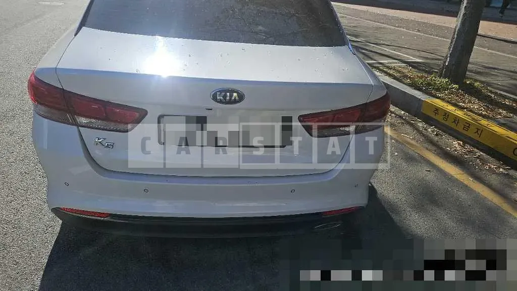 Photo 2 of 12: 2017 Kia K5 LPI — Korean insurance auction