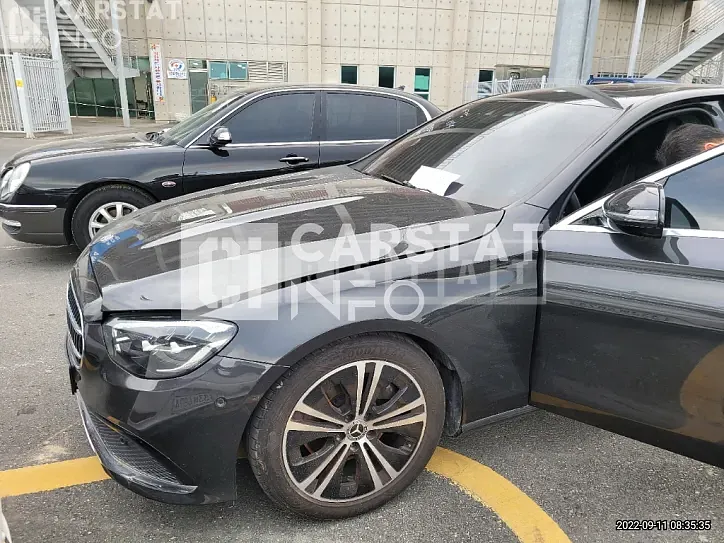 Photo 2 of 18: 2021 Mercedes-Benz E250, VIN W1KZF4FB8MA958444 — Korean insurance auction
