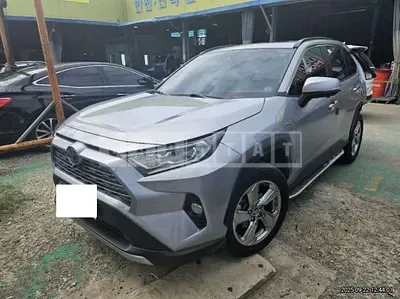 Photo 1 of 32: 2020 Toyota RAV4 Hybrid AWD — Korean insurance auction
