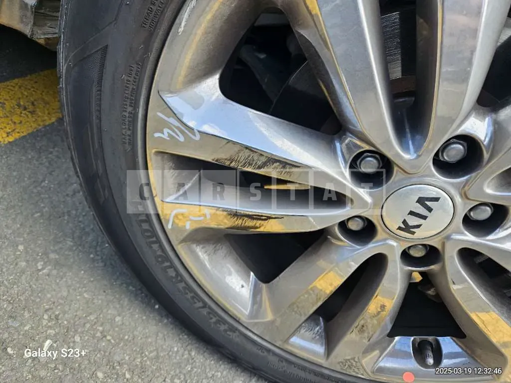 Photo 3 of 3: 2017 Kia (parts) Carnival Wheel — Korean insurance auction