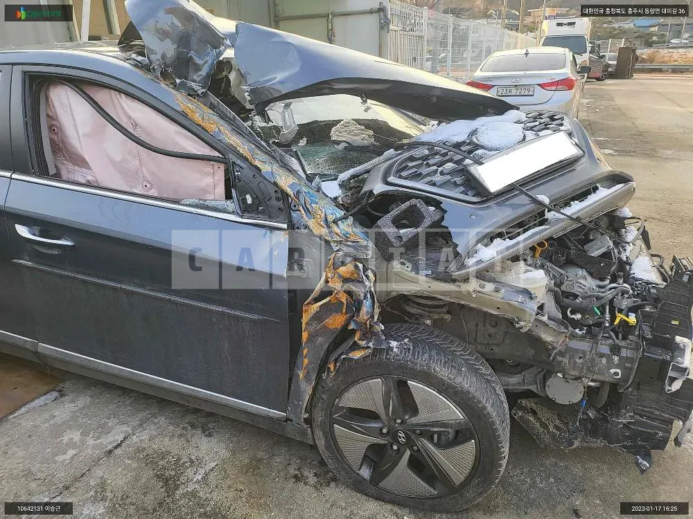 Photo 2 of 13: 2019 Hyundai IONIQ Hybrid, VIN KMHC051CGLU184946 — Korean insurance auction